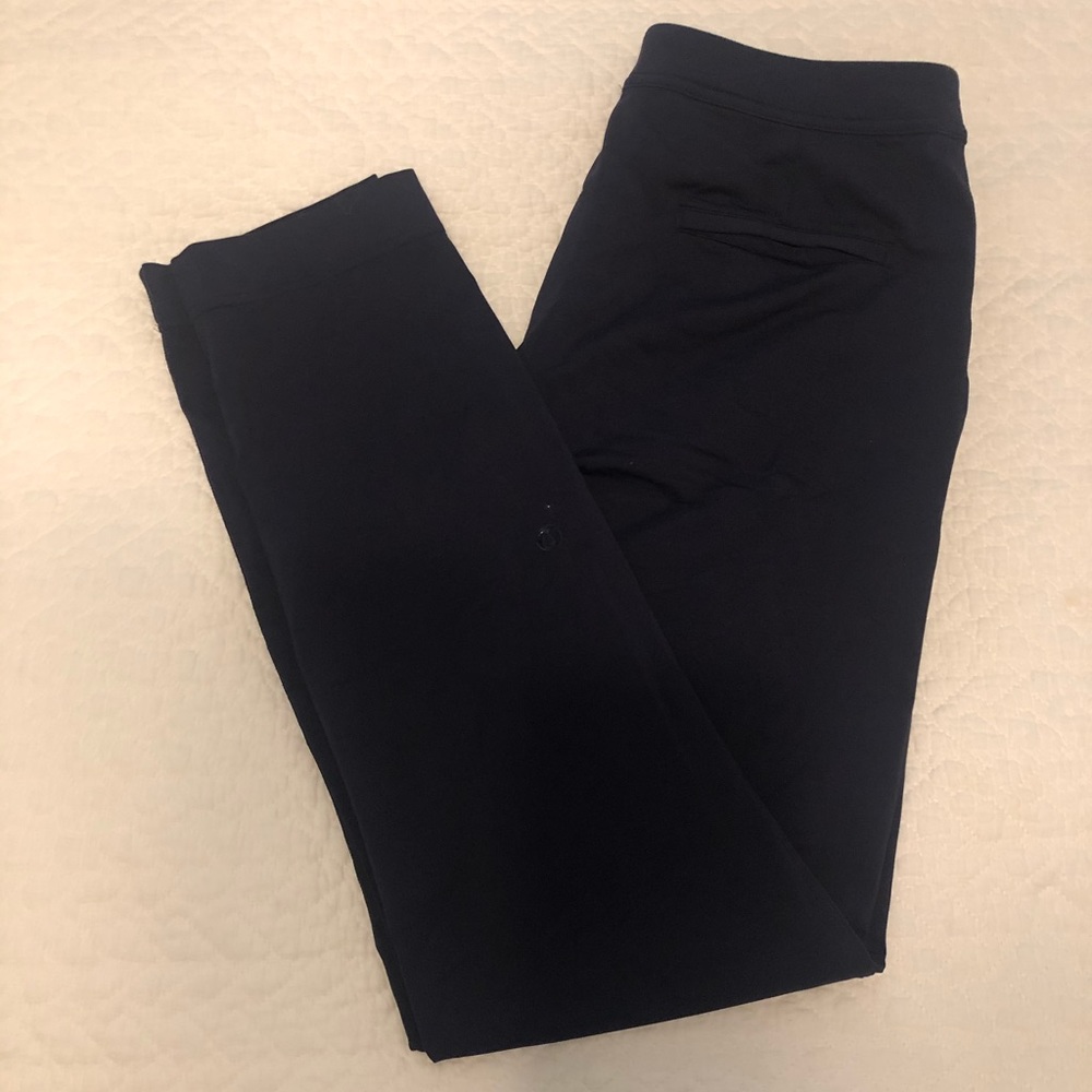 Navy lululemon on the fly leggings
